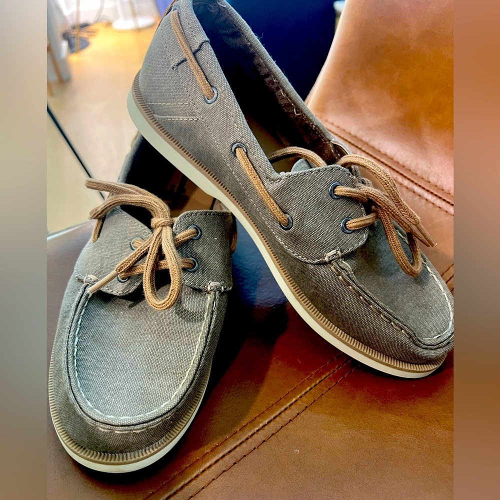 Goodfellow & Co men’s size 7 shoes. Canvas top sider